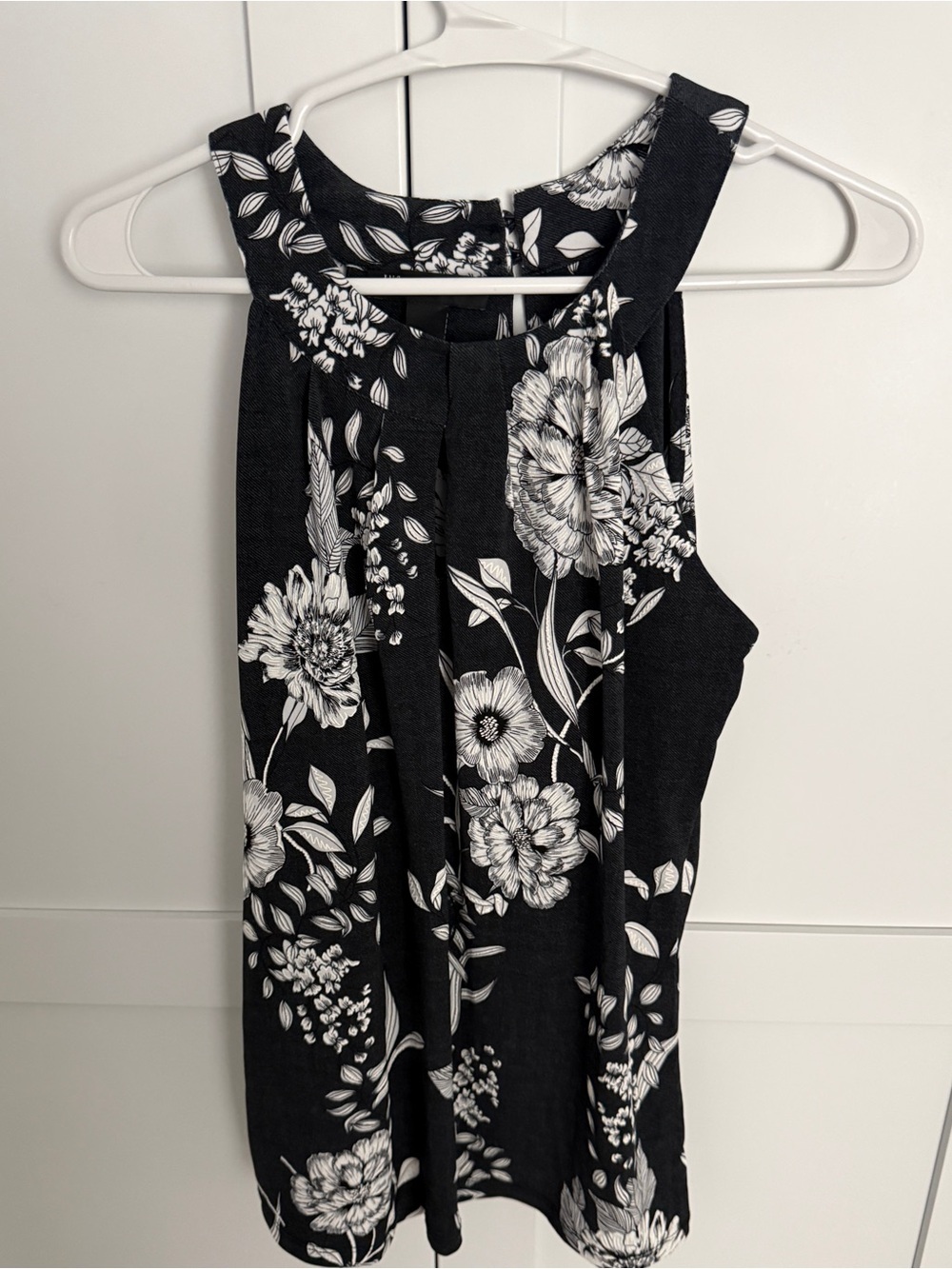 INC Keyhole Black Floral Halter Top size small